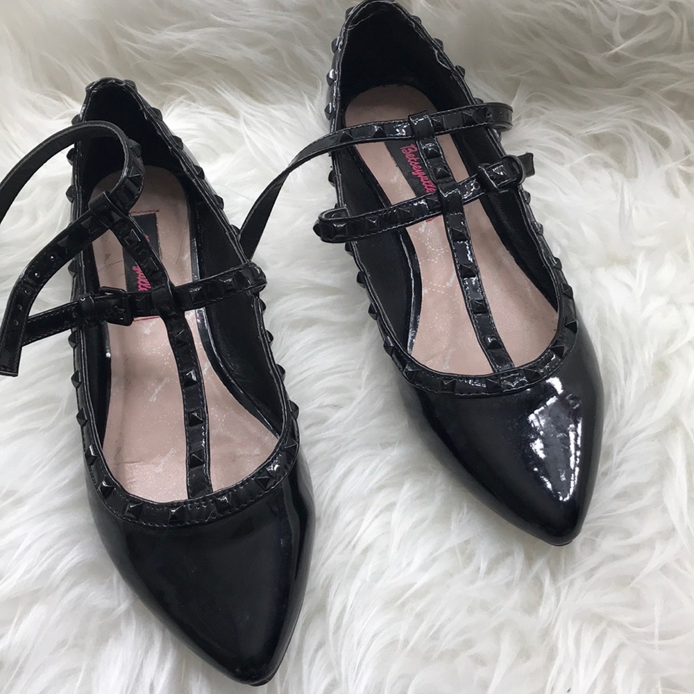Black Flat point shoes